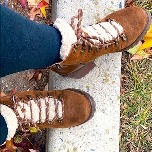Barely worn Tommy Hilfiger boots